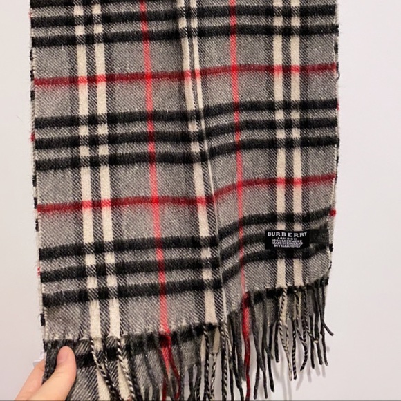 Authentic Burberry London 100% Cashmere Scarf - Picture 6 of 8